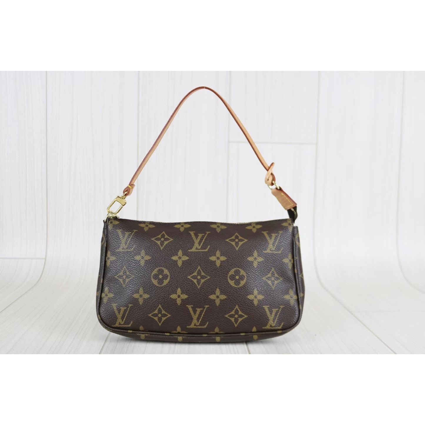 Rank AB ｜ LV Monogram Pochette Accessoires ｜051702