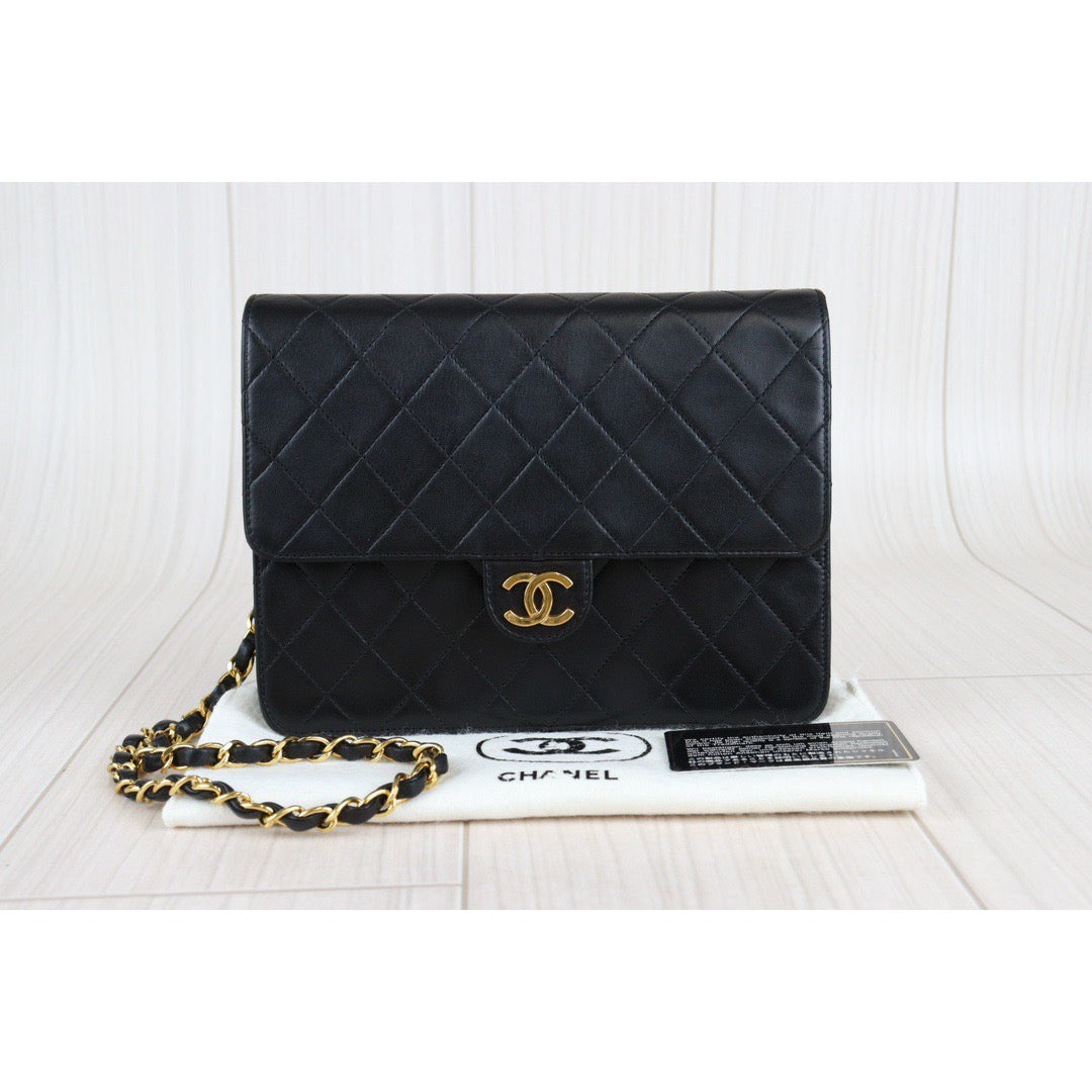 Rank AB ｜ CHANEL CF 22 Shoulder Bag ｜23041005