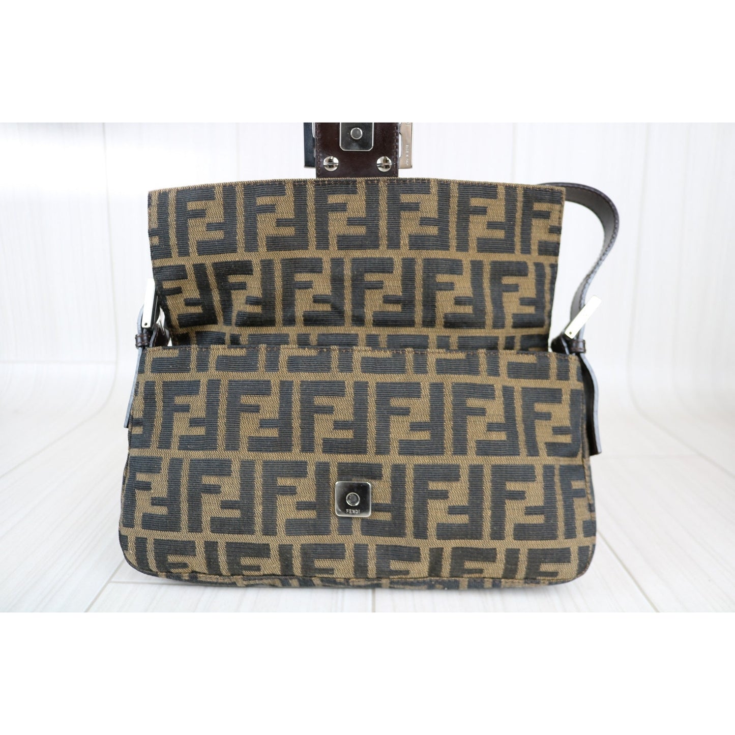 W-Rank A ｜ FENDI Zucca Mamma Baguette Shoulder Bag ｜070103