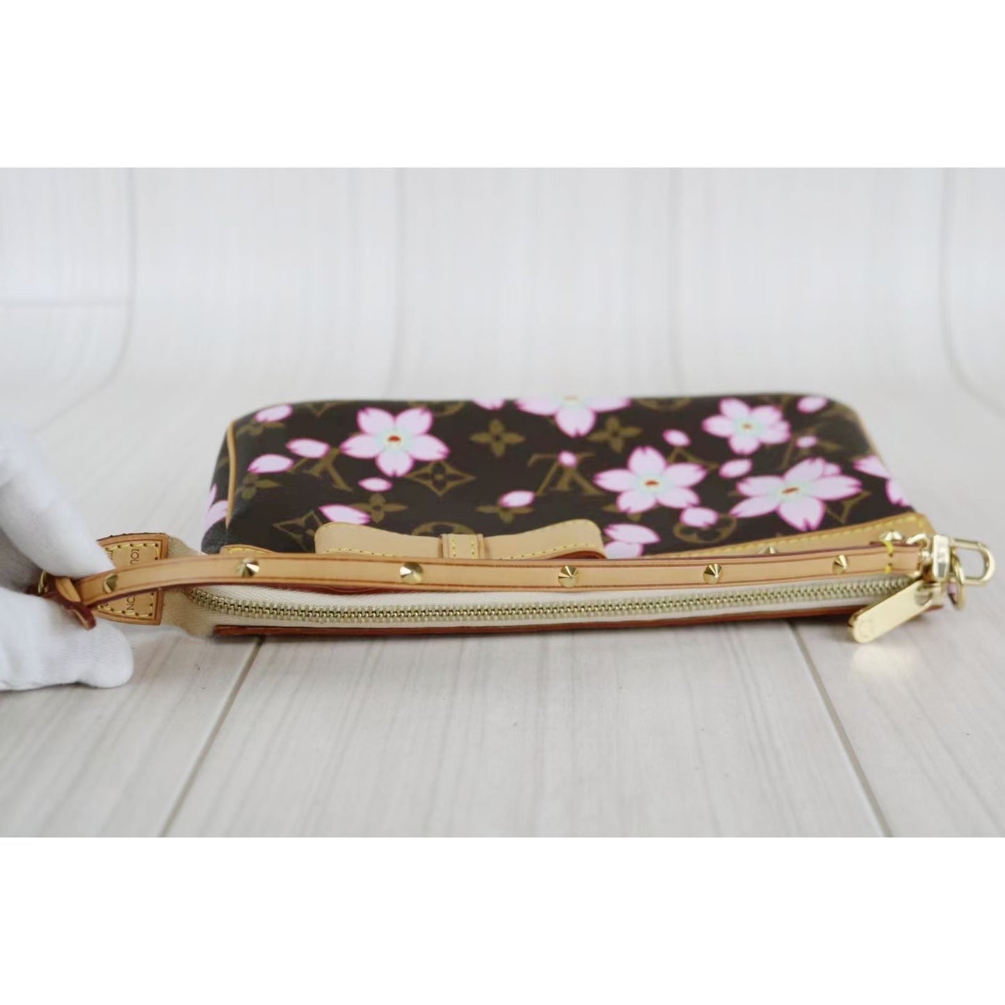 Rank SA ｜ LV Takashi Murakam Sakura Monogram Pochette Accessoires ｜050702