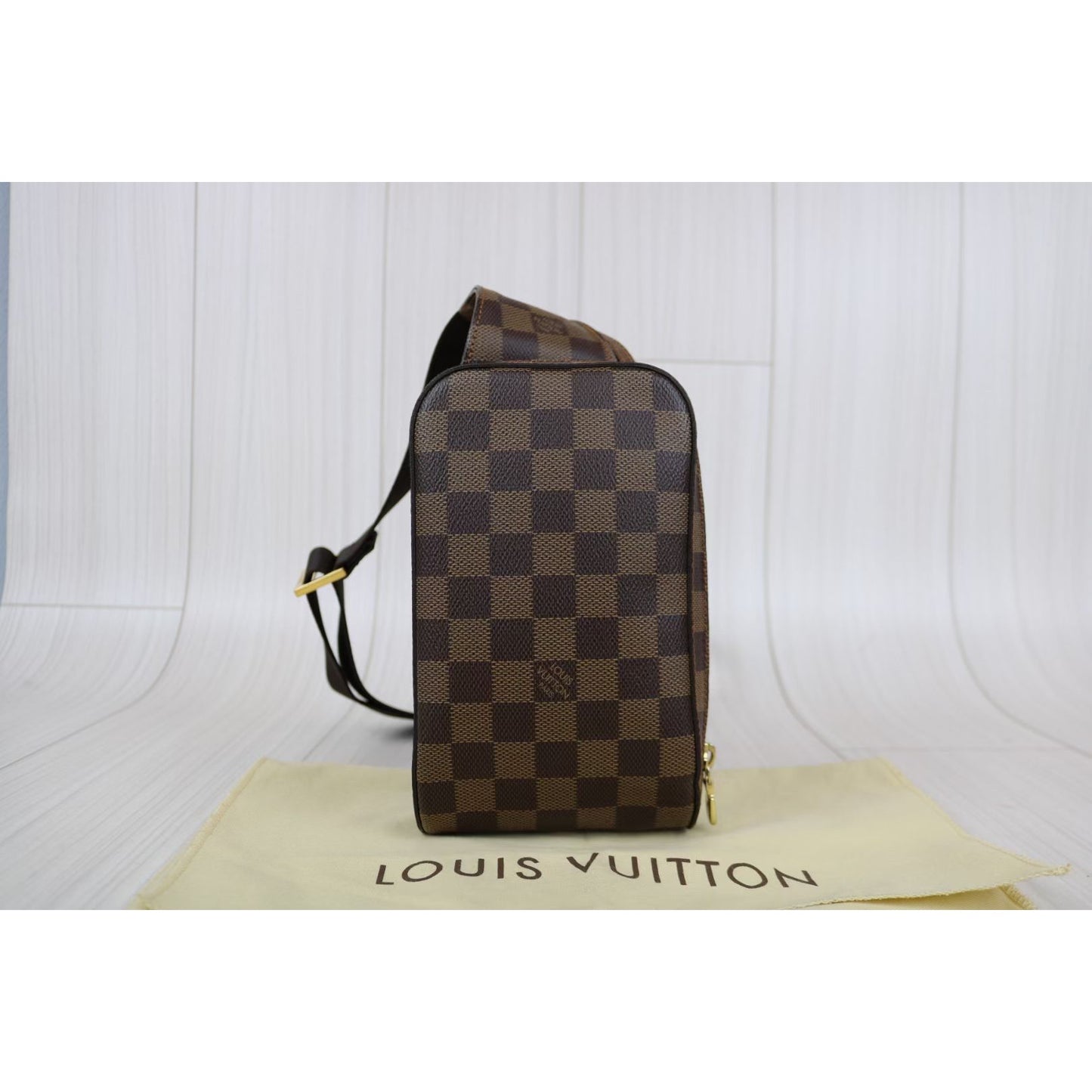 Rank A ｜ LV Damier Body Bag ｜022510