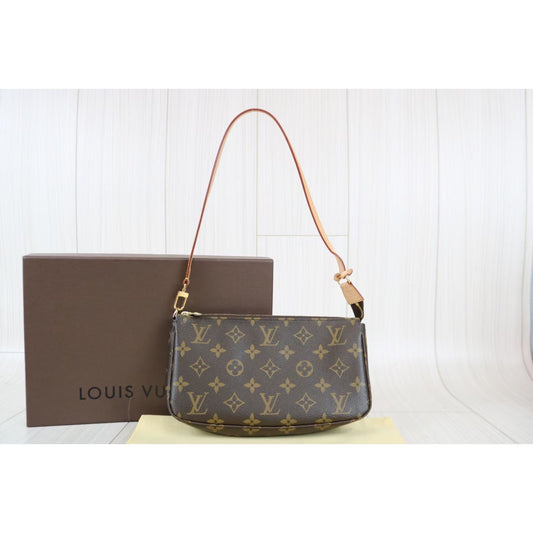 Rank A ｜ LV Monogram Pochette Accessoires ｜021402