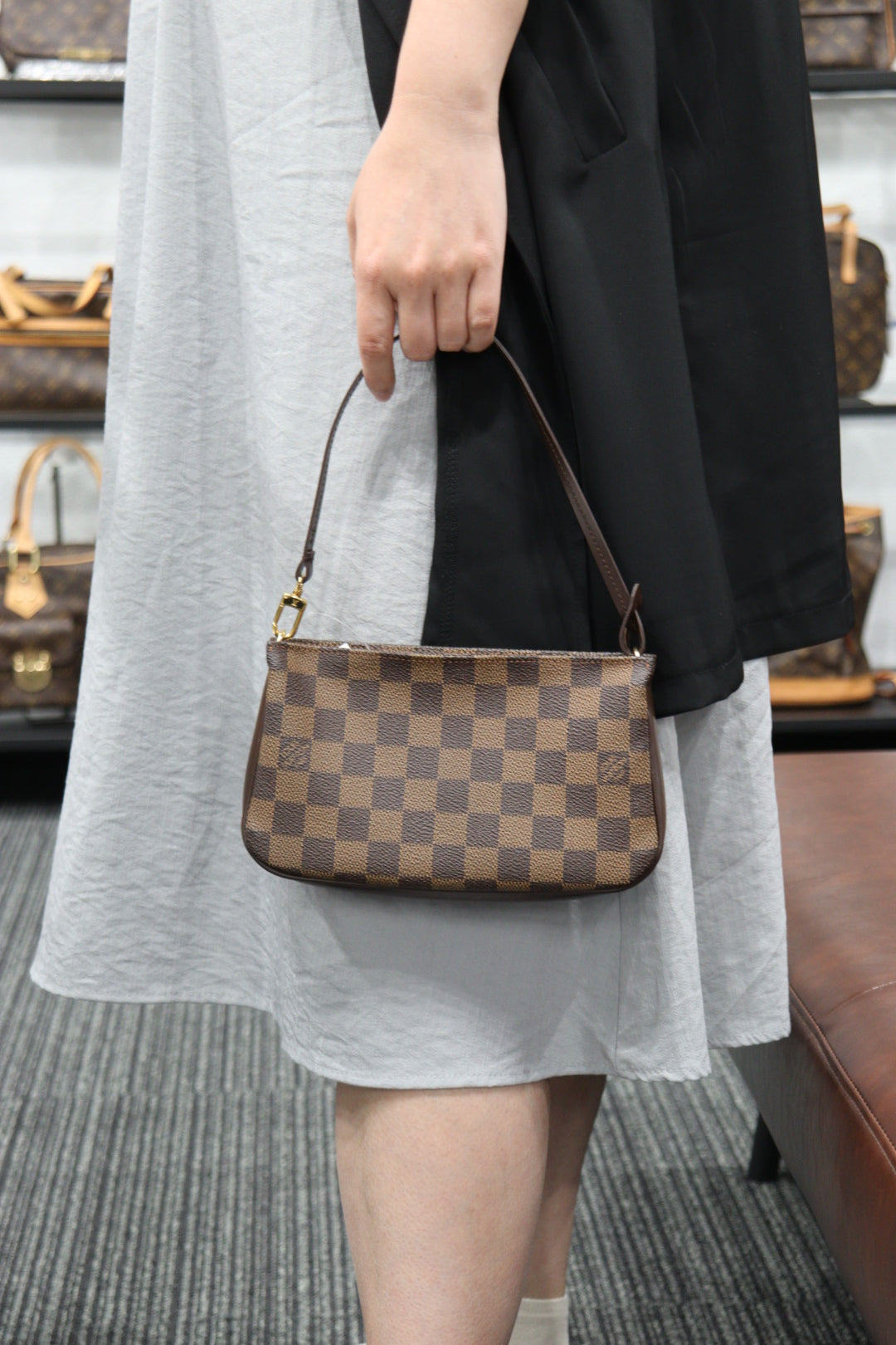 Louis vuitton pochette accessoires damier online ebene