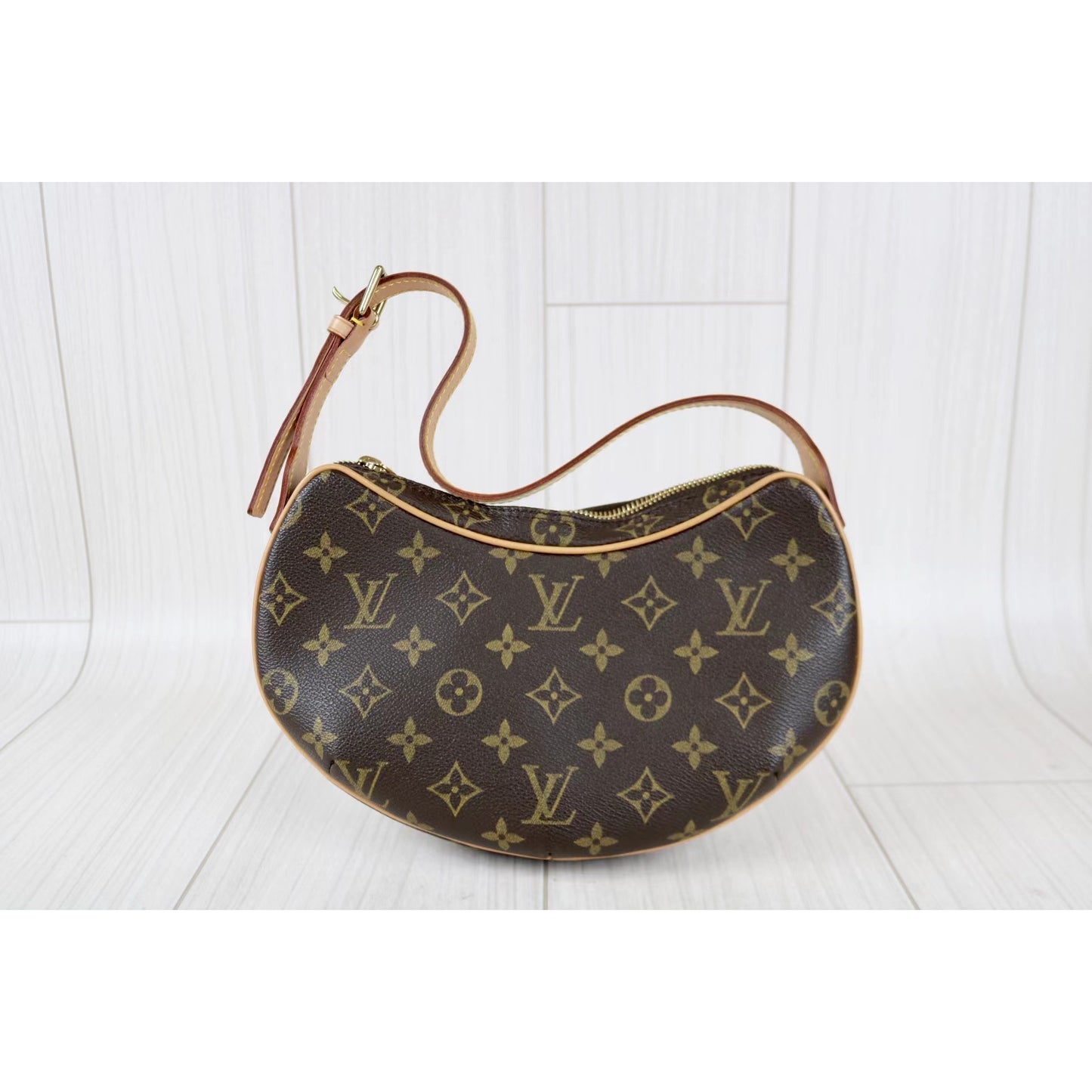 Rank SA ｜LV Monogram Pochette Croissant Shoulder Bag｜021102