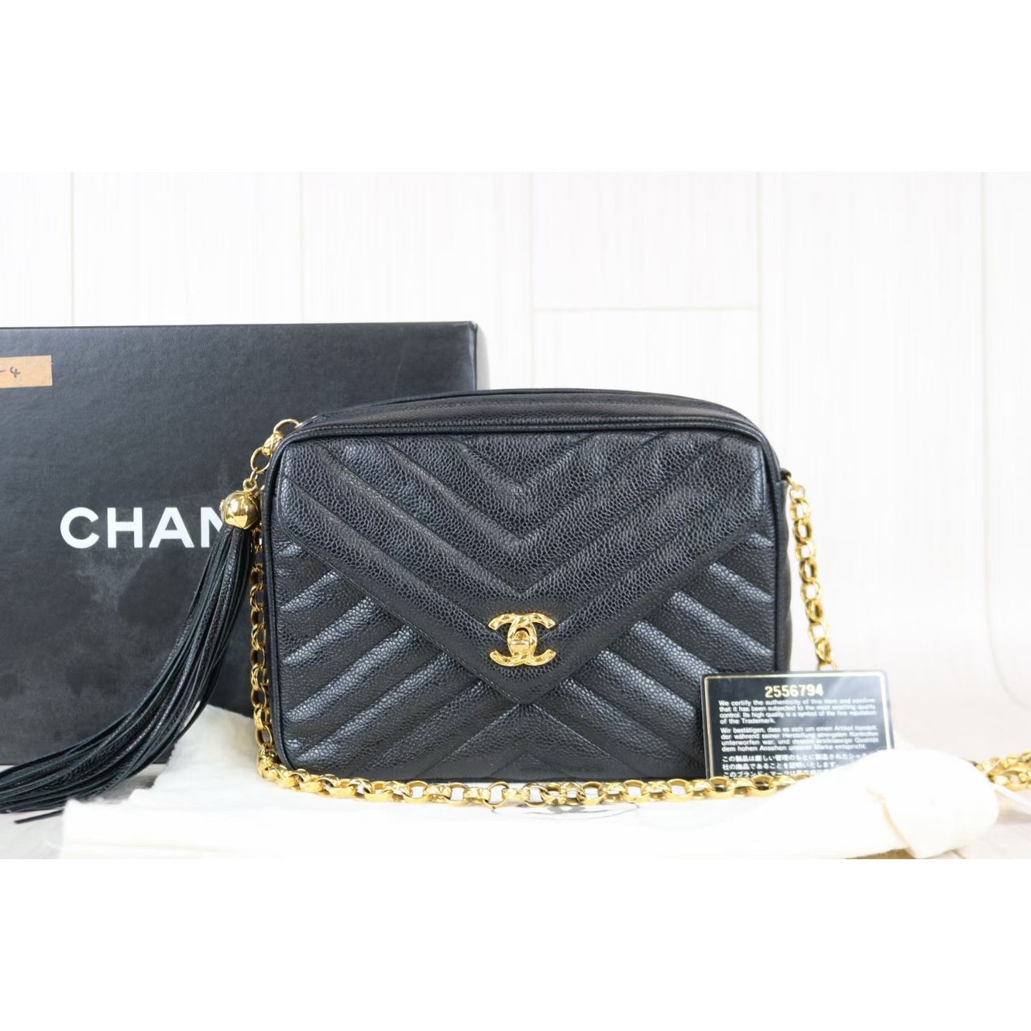 Rank A ｜ CHANEL Vintage Caviar Skin Carved Gold Chain ShoulderBag｜062005