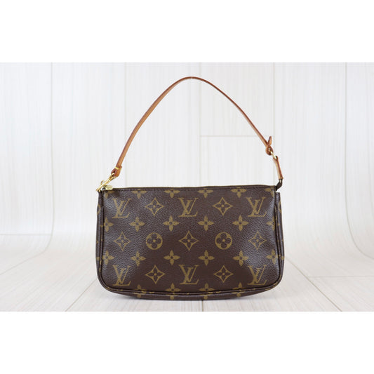 Rank AB｜ LV Monogram Pochette Accessoires ｜082402