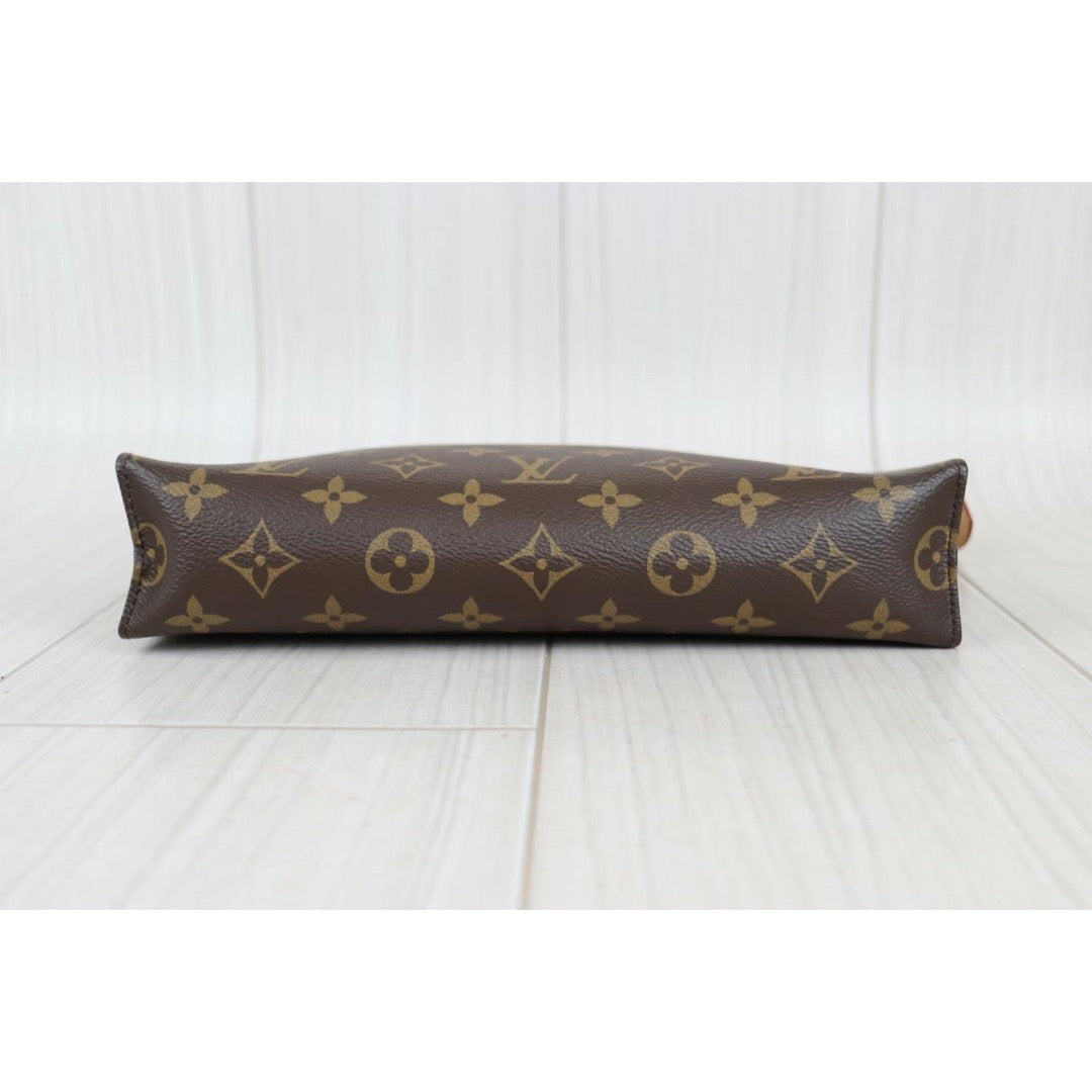 Rank A ｜ LV Monogram Pochette Toilette 26 ｜22112506