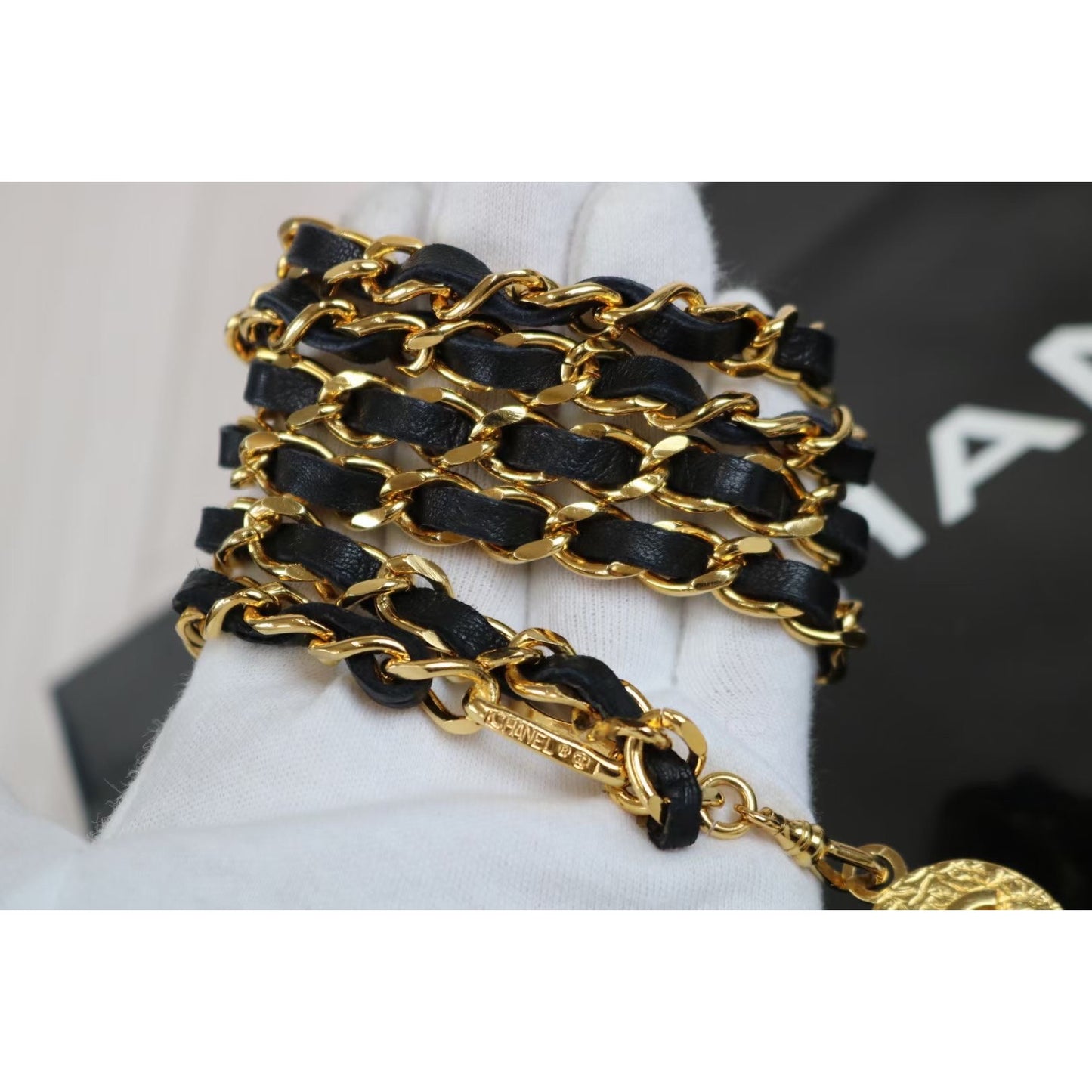 Rank A ｜ CHANEL Leather Chain Belt ｜020907