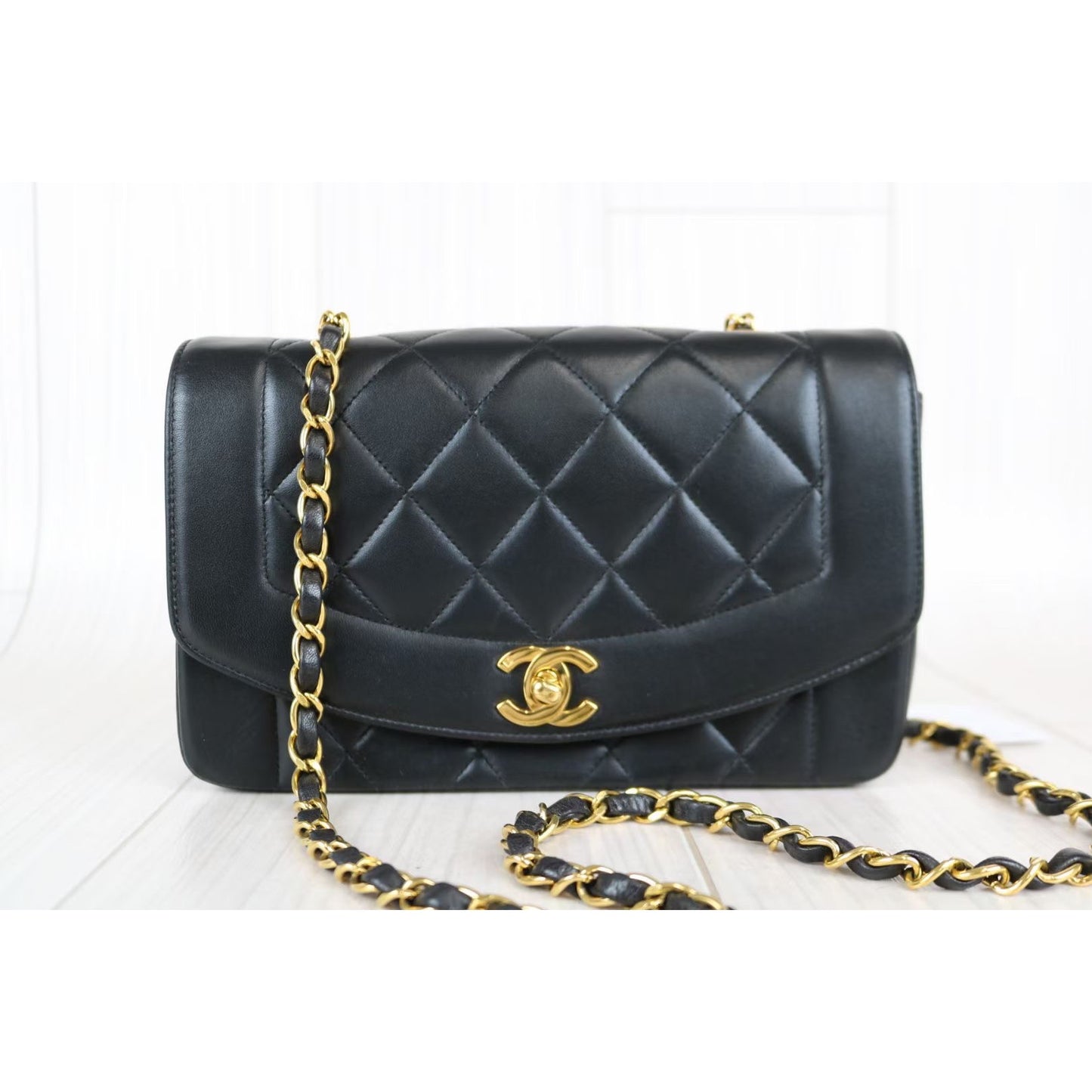 Rank A ｜ CHANEL Matrasse Diana Lamb Skin Double Flap Double Chain Bag ｜041211