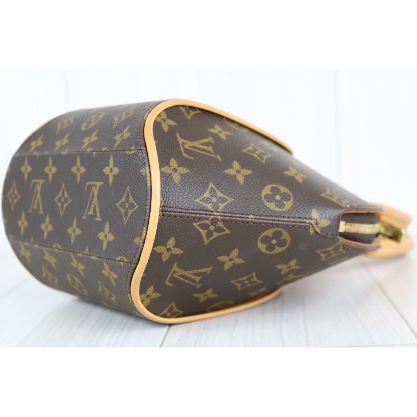 Rank A ｜ LV Monogram Ellipse PM ｜060817