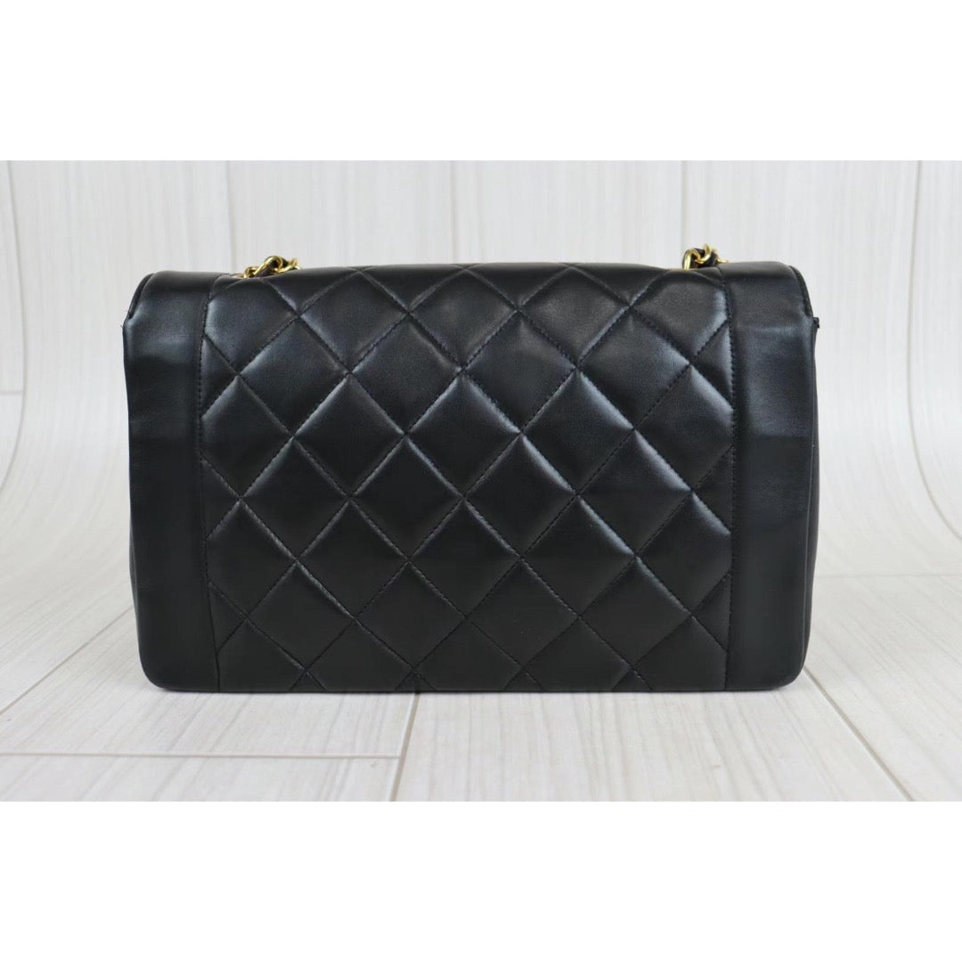 Rank AB｜ CHANEL Matrasse Diana 25 Lamb Skin  Chain Bag ｜22111006