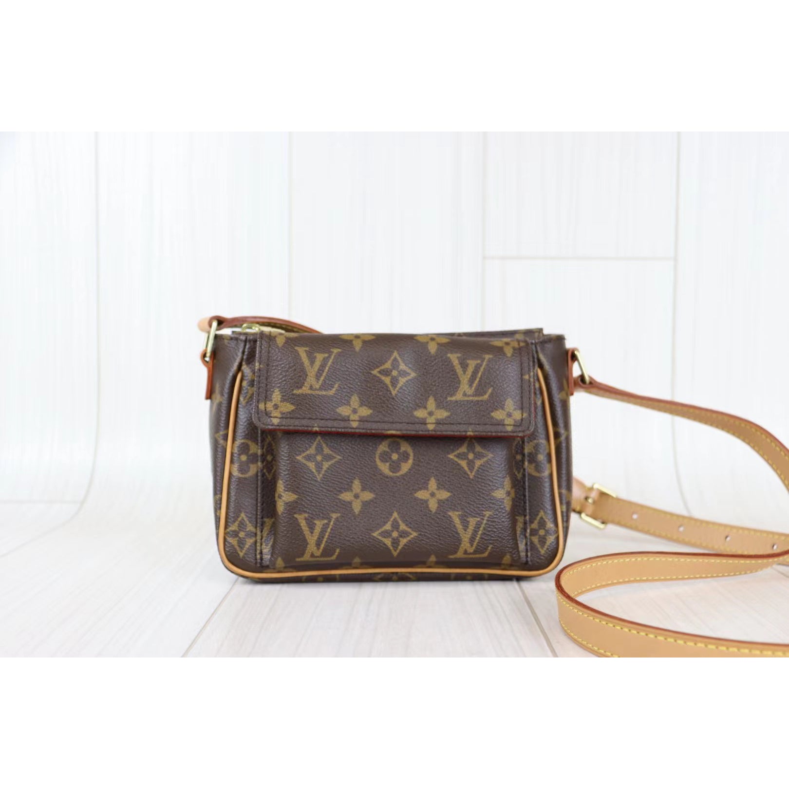 Louis vuitton viva cite pm hot sale