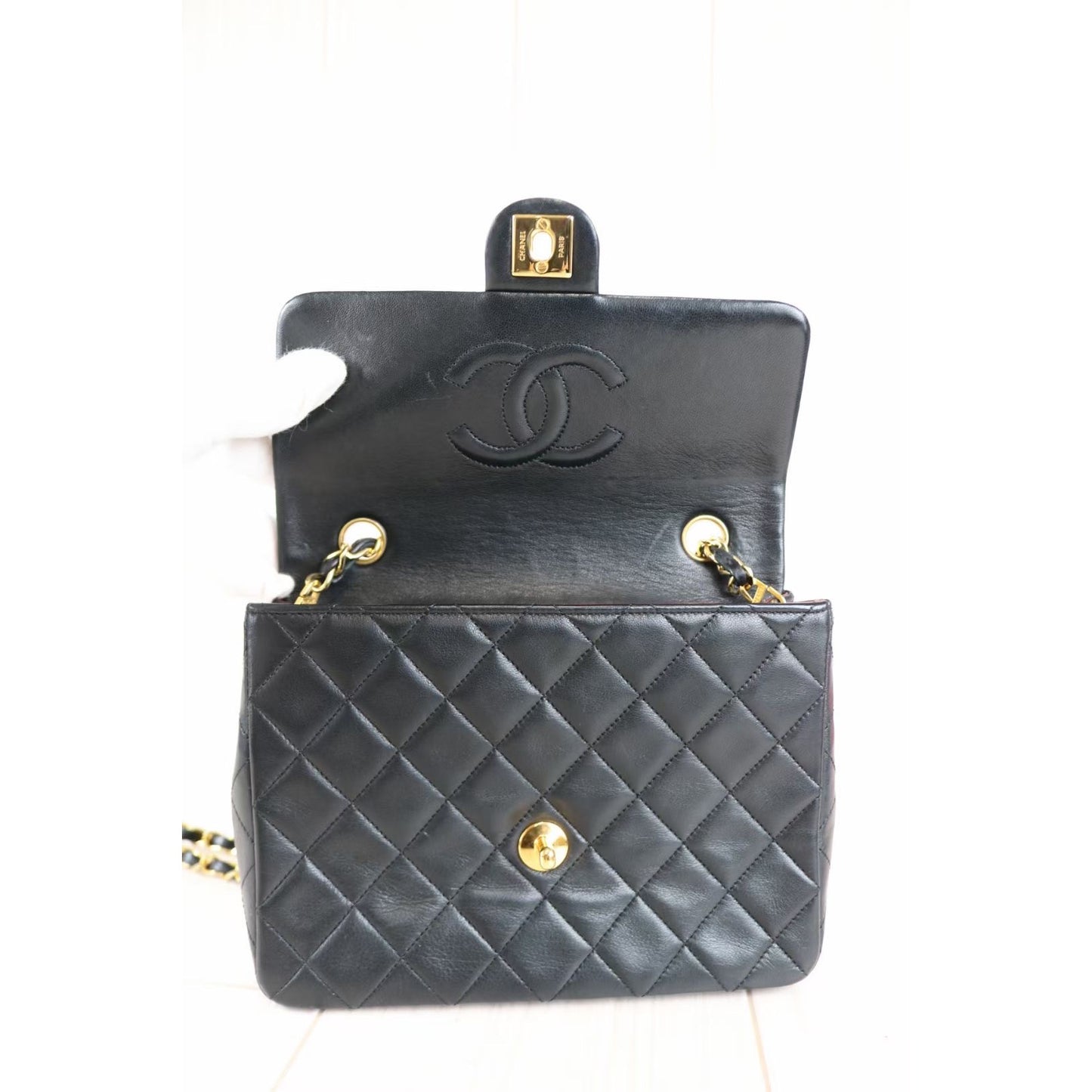 Rank A ｜ CHANEL Matrasse Lamb Skin Chain Shoulder Bag ｜021105