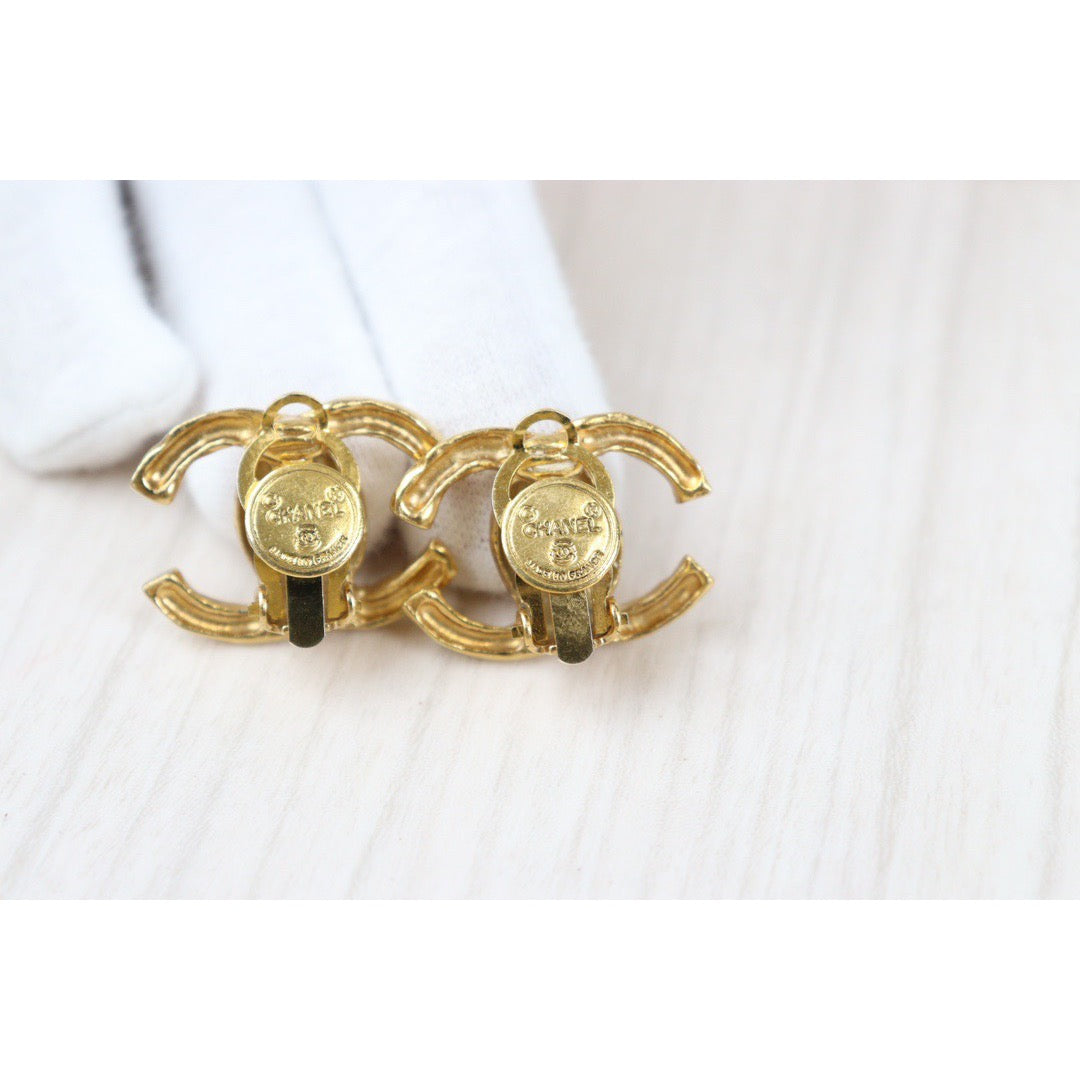 Rank A ｜CHANEL COCO Vintage Earrings ｜23041401