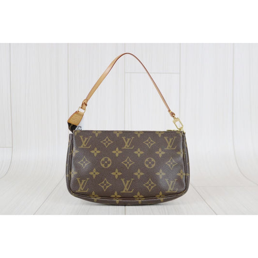 Rank A ｜ LV Monogram Pochette Accessoires ｜061702