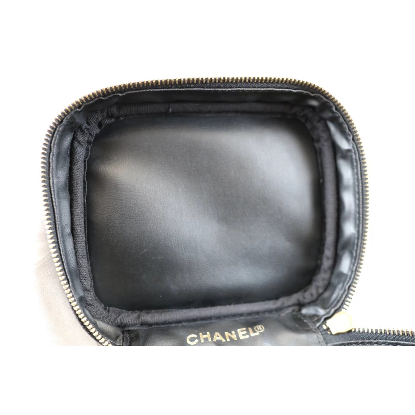 Rank SA ｜ CHANEL Caviar Skin Vanity Handbag ｜060507