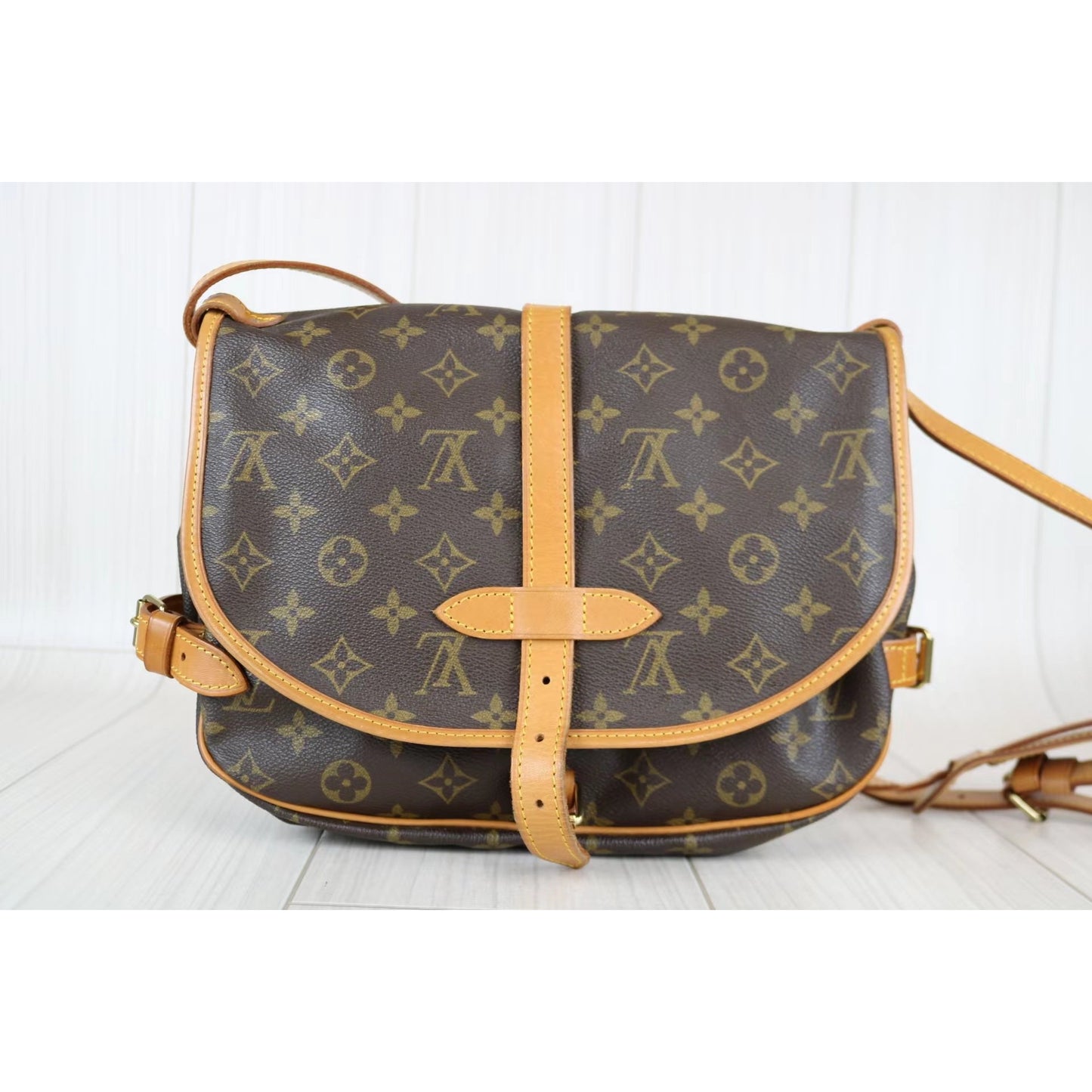 Rank AB ｜ LV Monogram Saumur MM Shoulder Bag｜062903