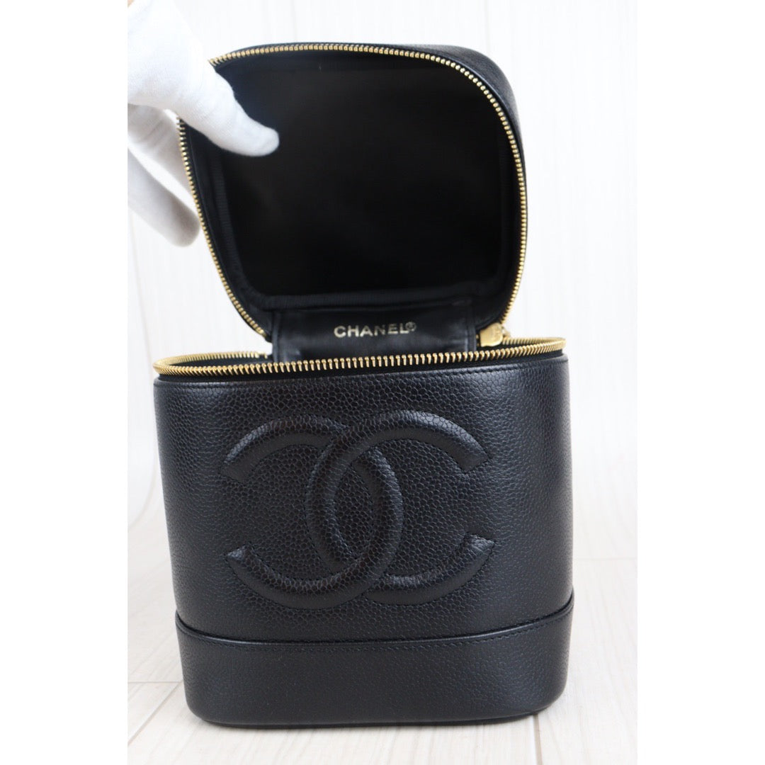 Rank A ｜ CHANEL Caviar Skin Vanity Handbag ｜23021402