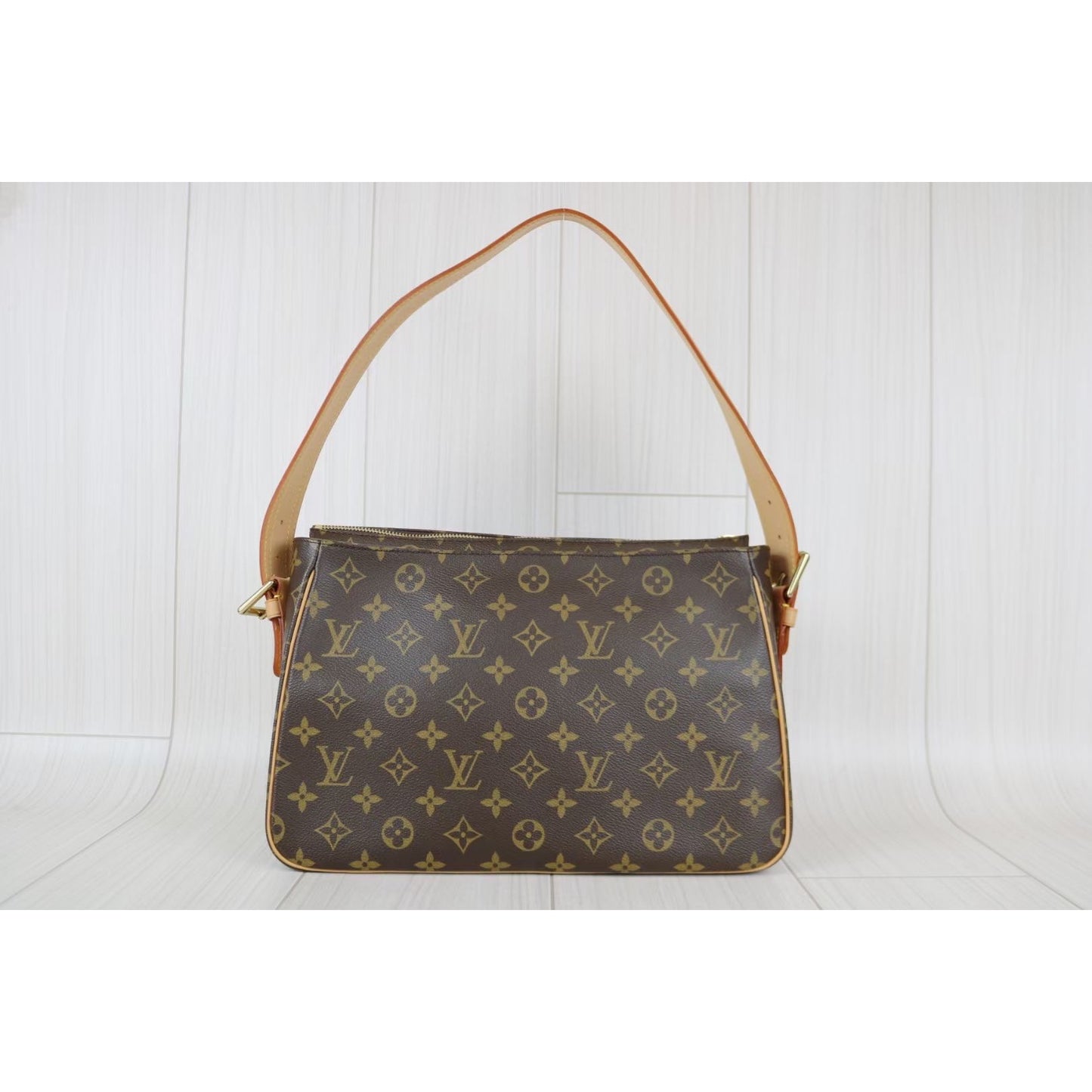 Rank SA ｜LV Monogram Viva Cite GM Shoulder Bag｜060717