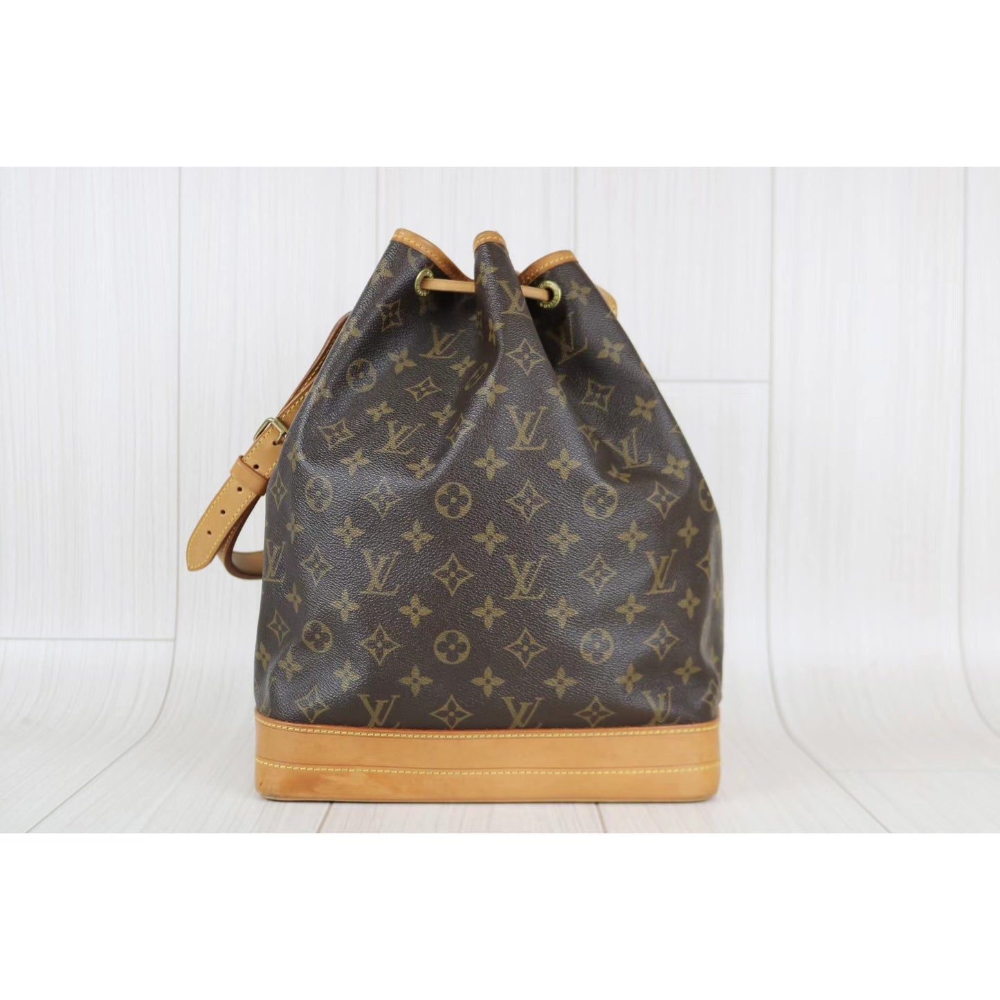 Rank AB ｜ LV Monogram Noe Shoulder Bag ｜052810