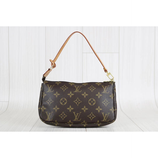 Rank AB ｜ LV Monogram Pochette Accessoires ｜051702