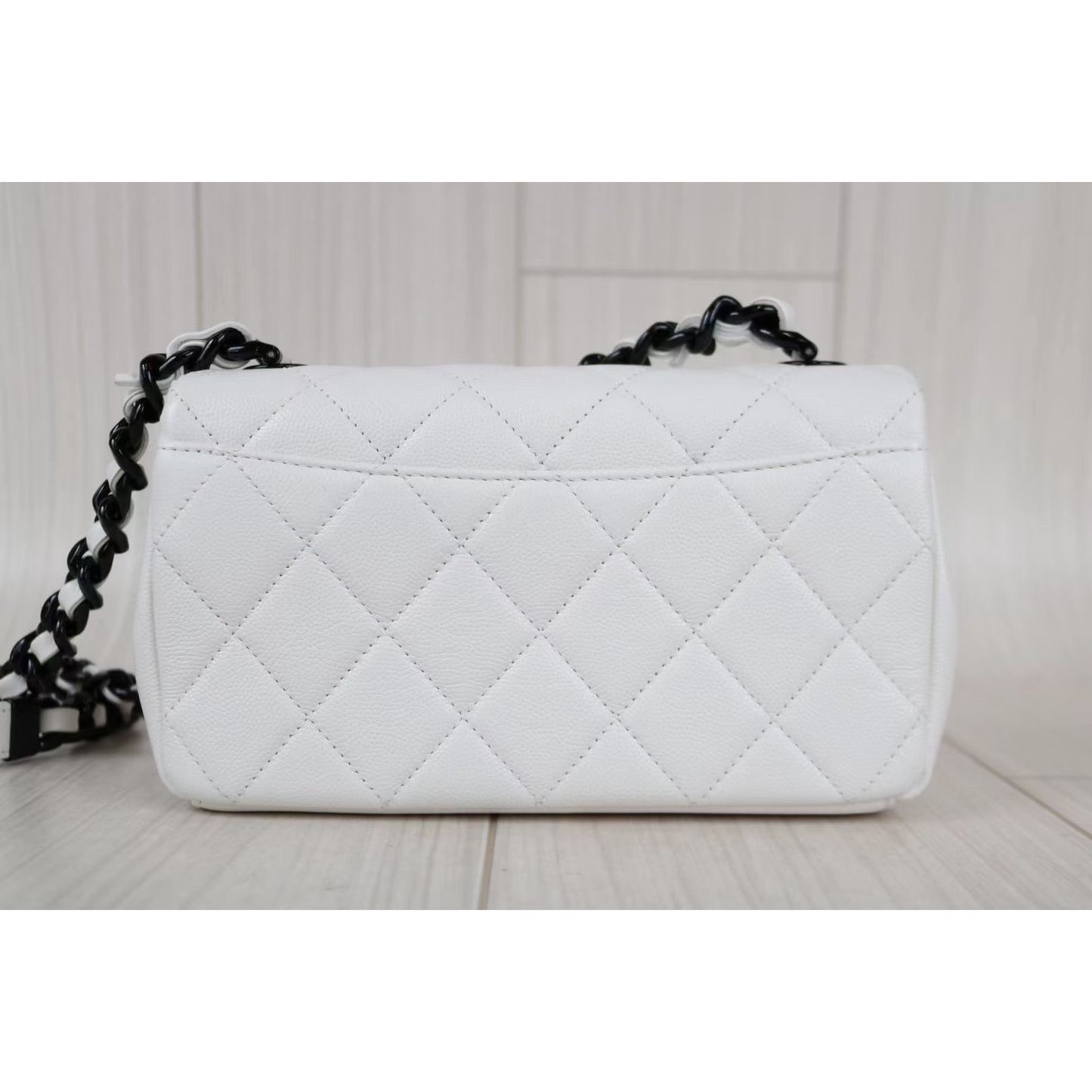 Rank S ｜ CHANEL Matrasse Lamb Skin Shoulder Bag ｜022513