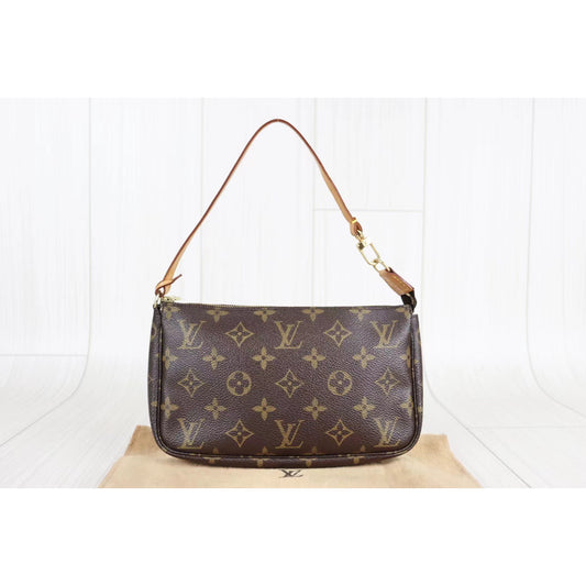 Rank AB ｜ LV Monogram Pochette Accessoires ｜071502