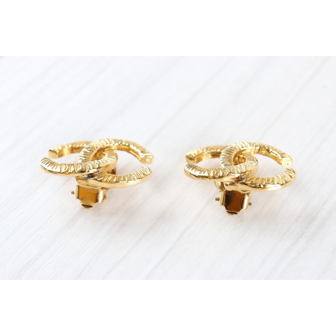 Rank A ｜CHANEL Vintage Earrings ｜23021603