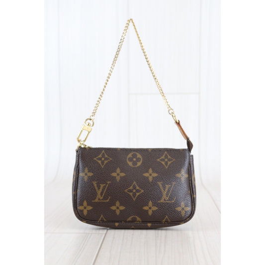 Rank AB ｜ LV Monogram Mini Pochette Accessoir ｜23013112