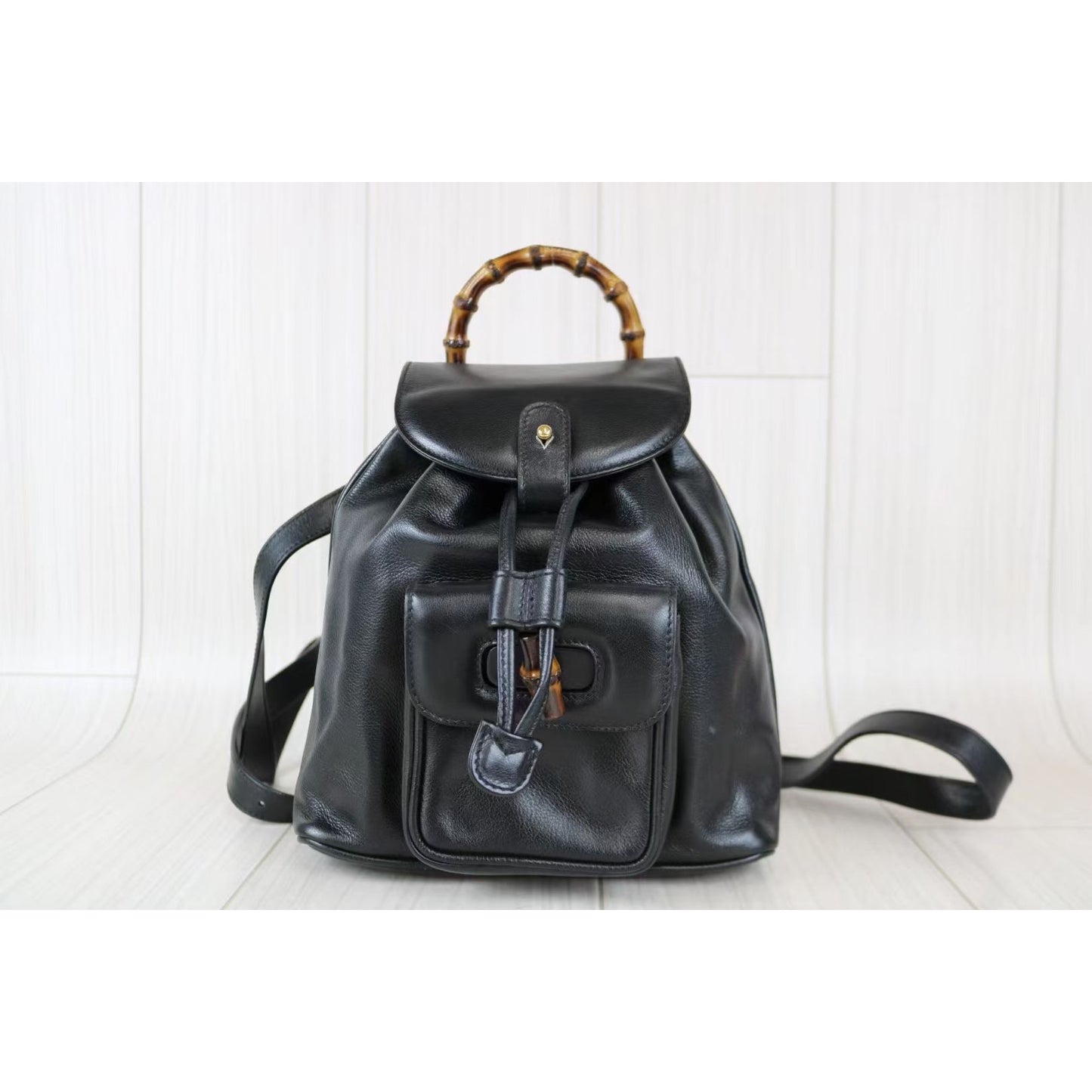 Rank A ｜ GUCCI  Leather Back bag ｜031901