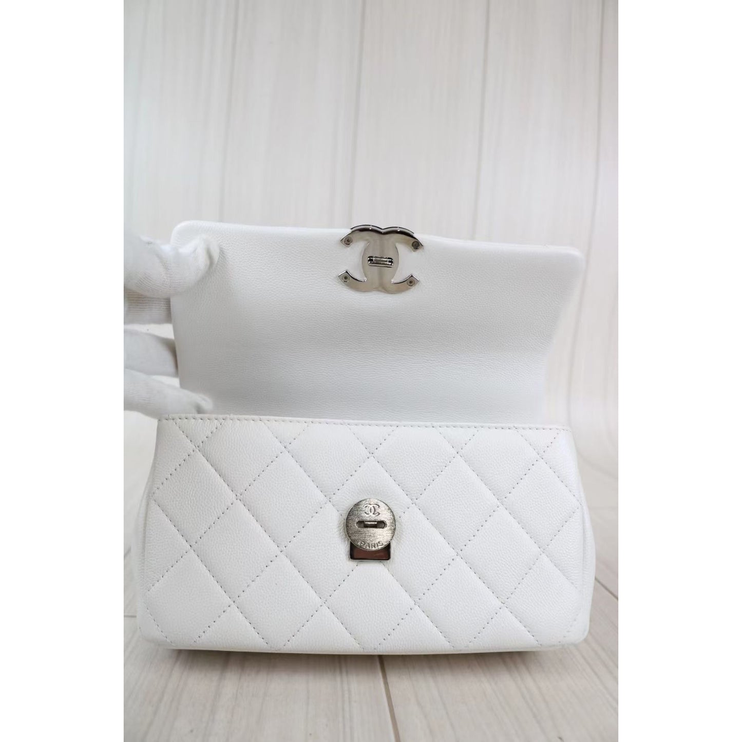 Rank S ｜ CHANEL Matrasse Lamb Skin Shoulder Bag ｜022513