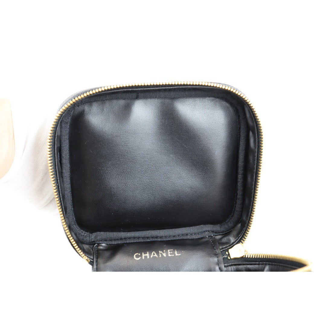 Rank A ｜ CHANEL Caviar Skin Vanity Handbag ｜22121303