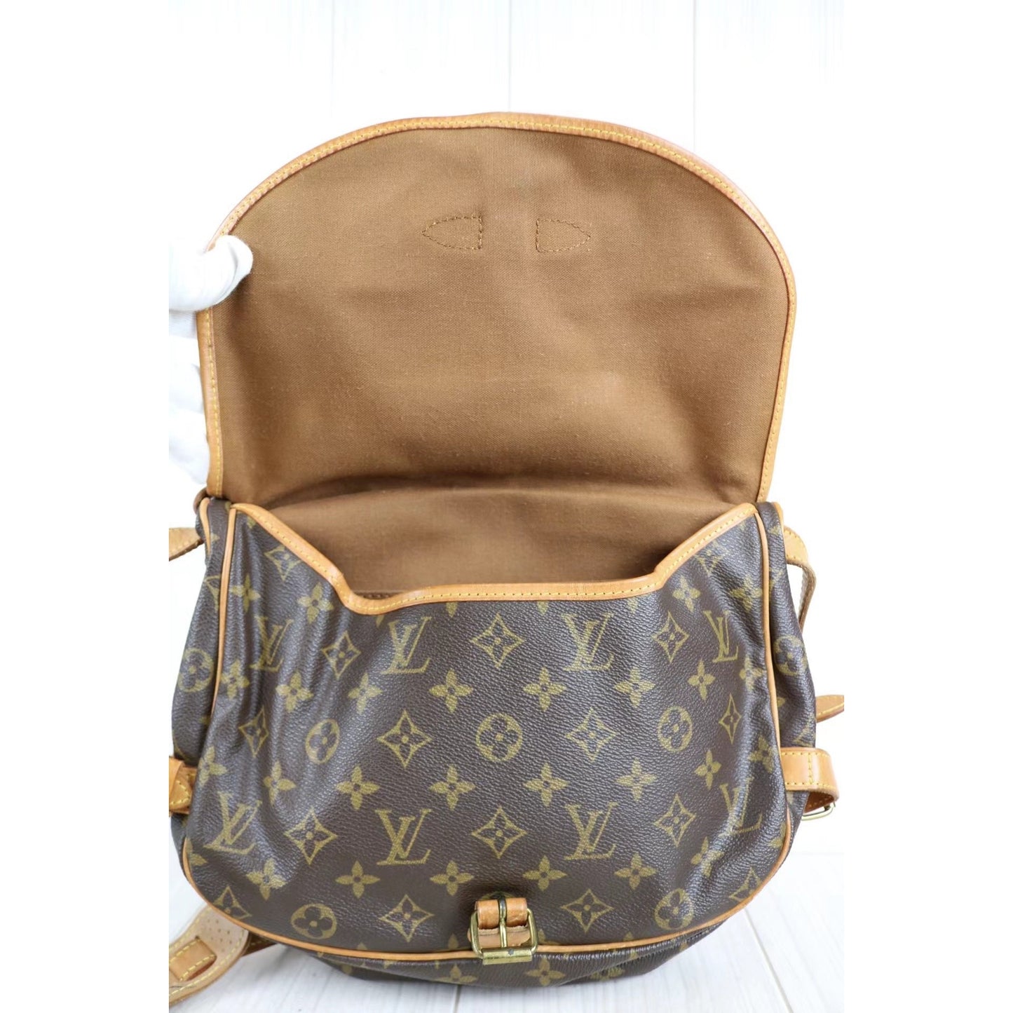 Rank AB ｜ LV Monogram Saumur MM Shoulder Bag｜032305