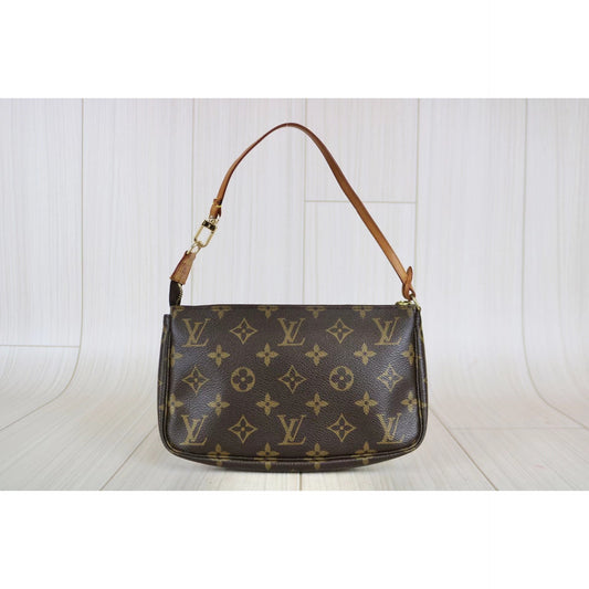 Rank AB ｜ LV Monogram Pochette Accessoires ｜040906