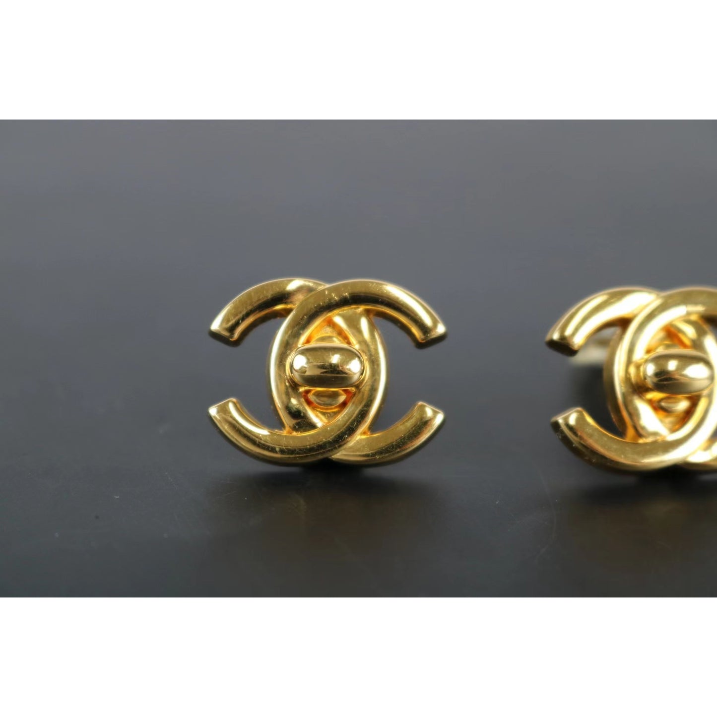 Rank SA ｜CHANEL Vintage Earrings ｜051301