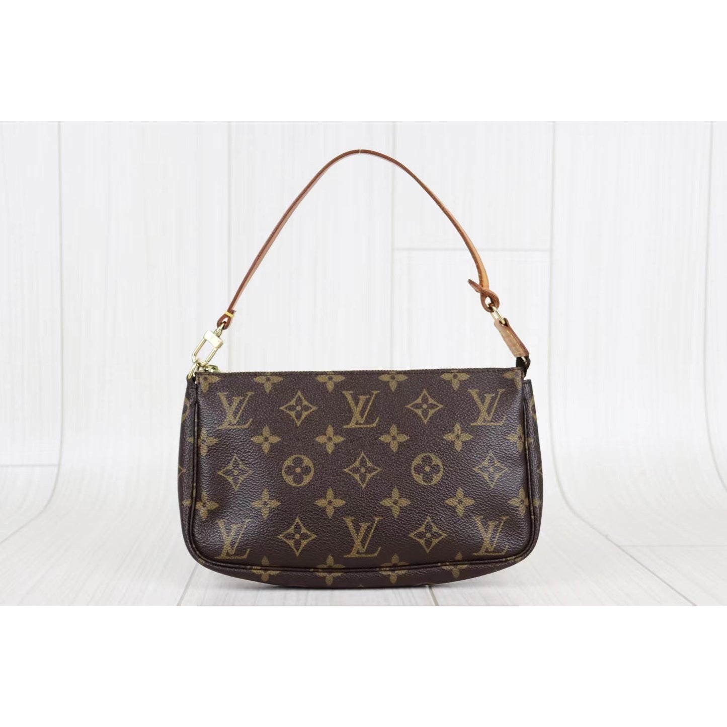 Rank AB ｜ LV Monogram Pochette Accessoires ｜072206