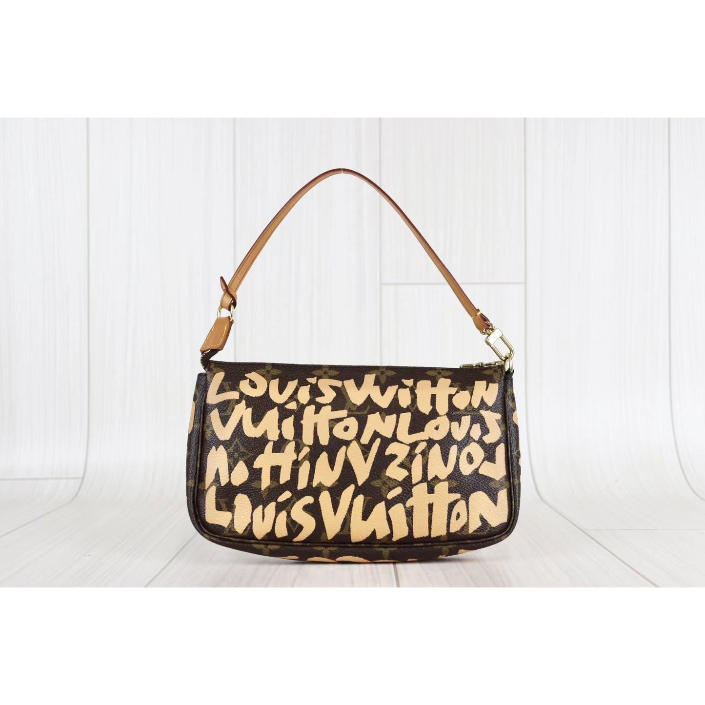 Rank A ｜ LV Monogram Doodle Pochette Accessoires ｜072004