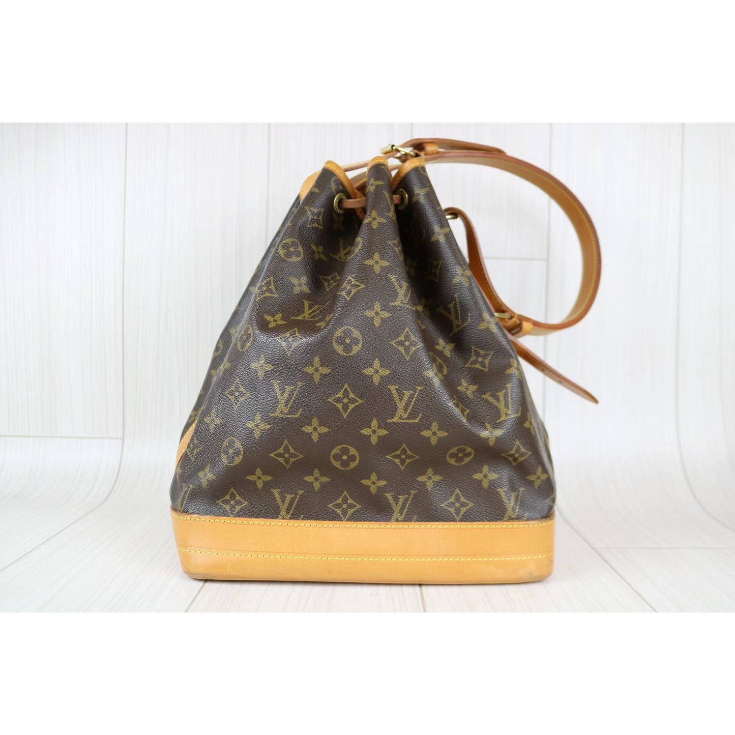 Rank AB ｜ LV Monogram Noe Shoulder Bag｜061505