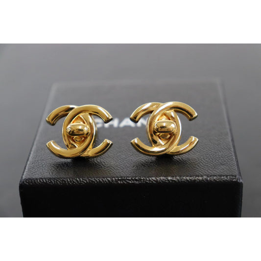 Rank SA ｜CHANEL Coco Mark Vintage Earrings ｜072706