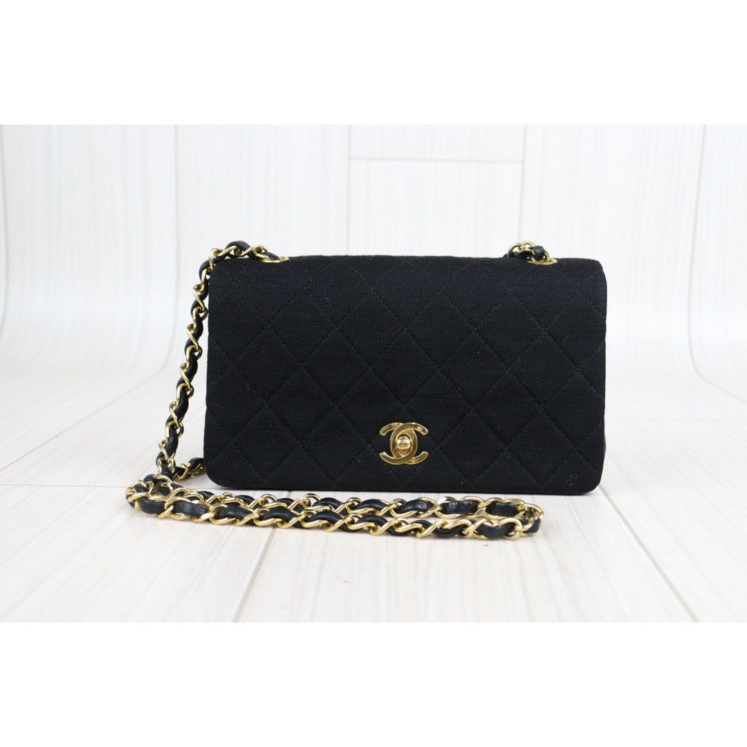 Rank A ｜CHANEL Lambskin CF19 Turn Lock Shoulder Bag ｜23033101