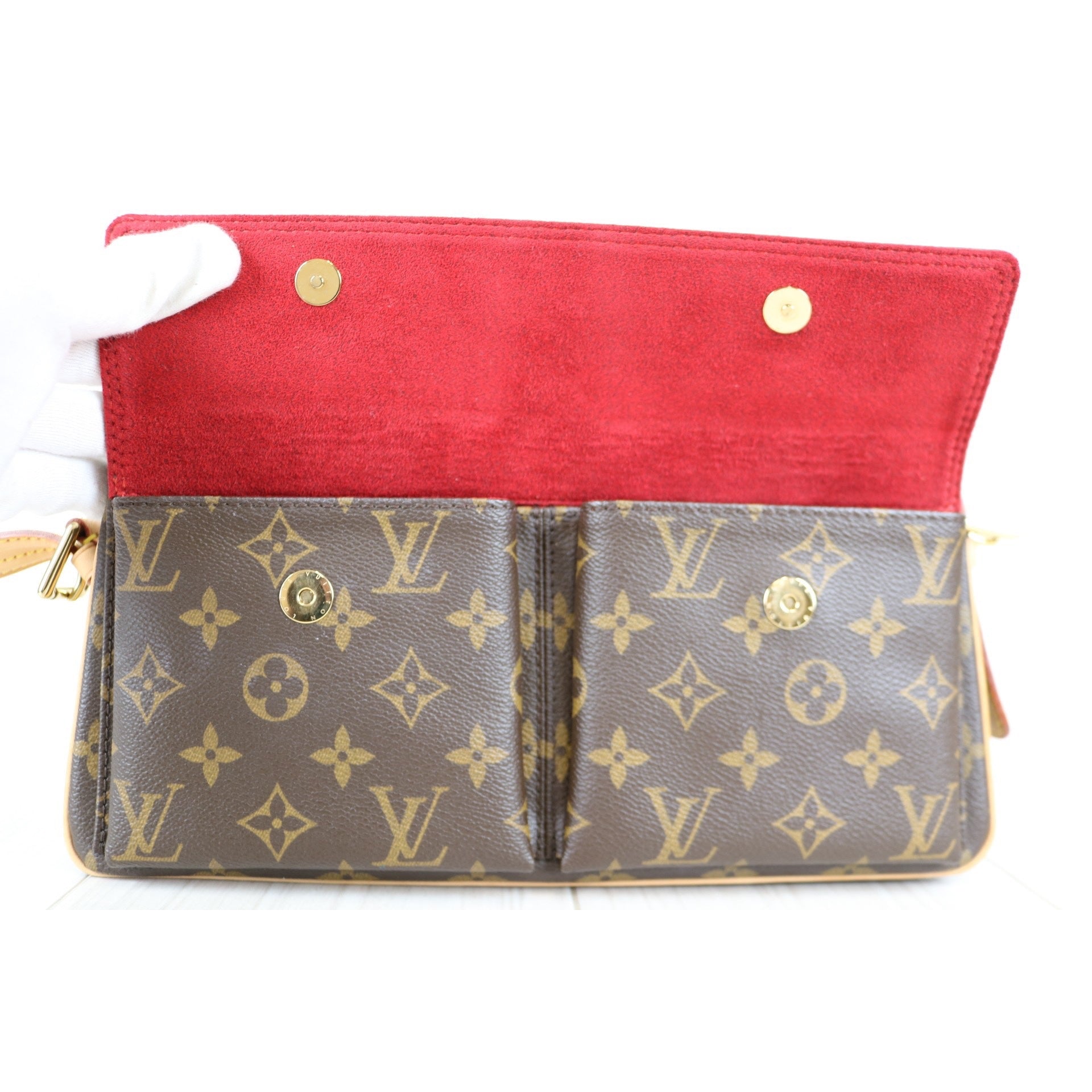 Louis Vuitton Monogram Viva-Cite MM - Brown Shoulder Bags, Handbags -  LOU808018