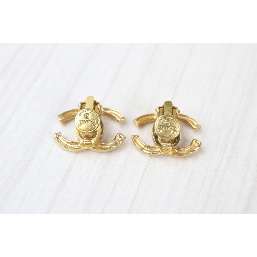 Rank A ｜CHANEL COCO Vintage Earrings ｜23041401