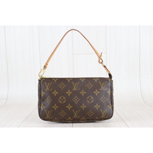 Rank AB ｜ LV Monogram Pochette Accessoires ｜23020602