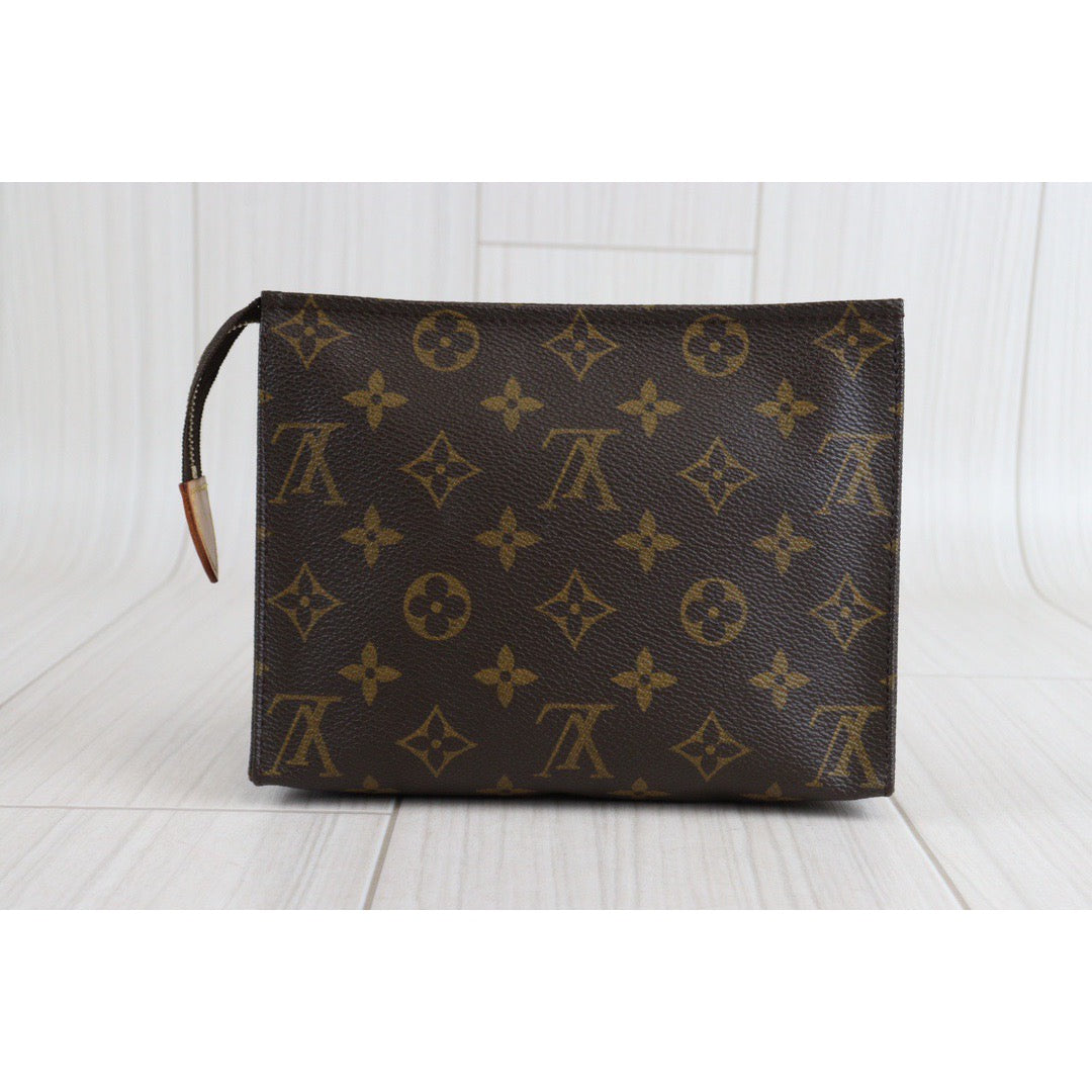 Rank AB｜ LV Monogram Pochette Toilette 19 ｜23032806