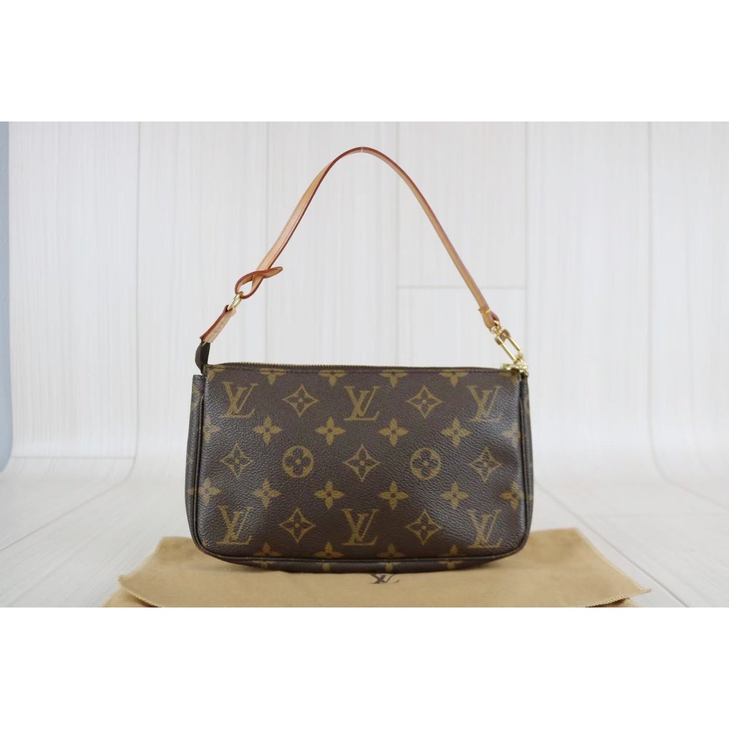 Rank A ｜ LV Monogram Pochette Accessoires ｜042513