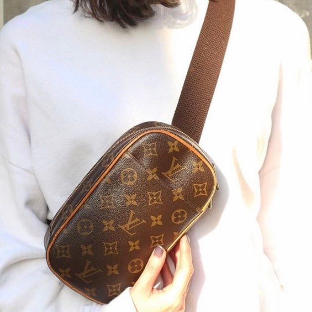Rank A | LV Monogram Pochette Ganju Shoulder Bag Body Bag