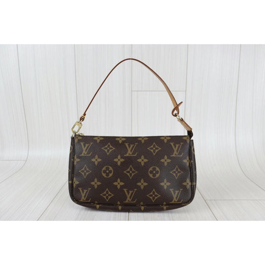 Rank AB ｜ LV Monogram Pochette Accessoires ｜22102802