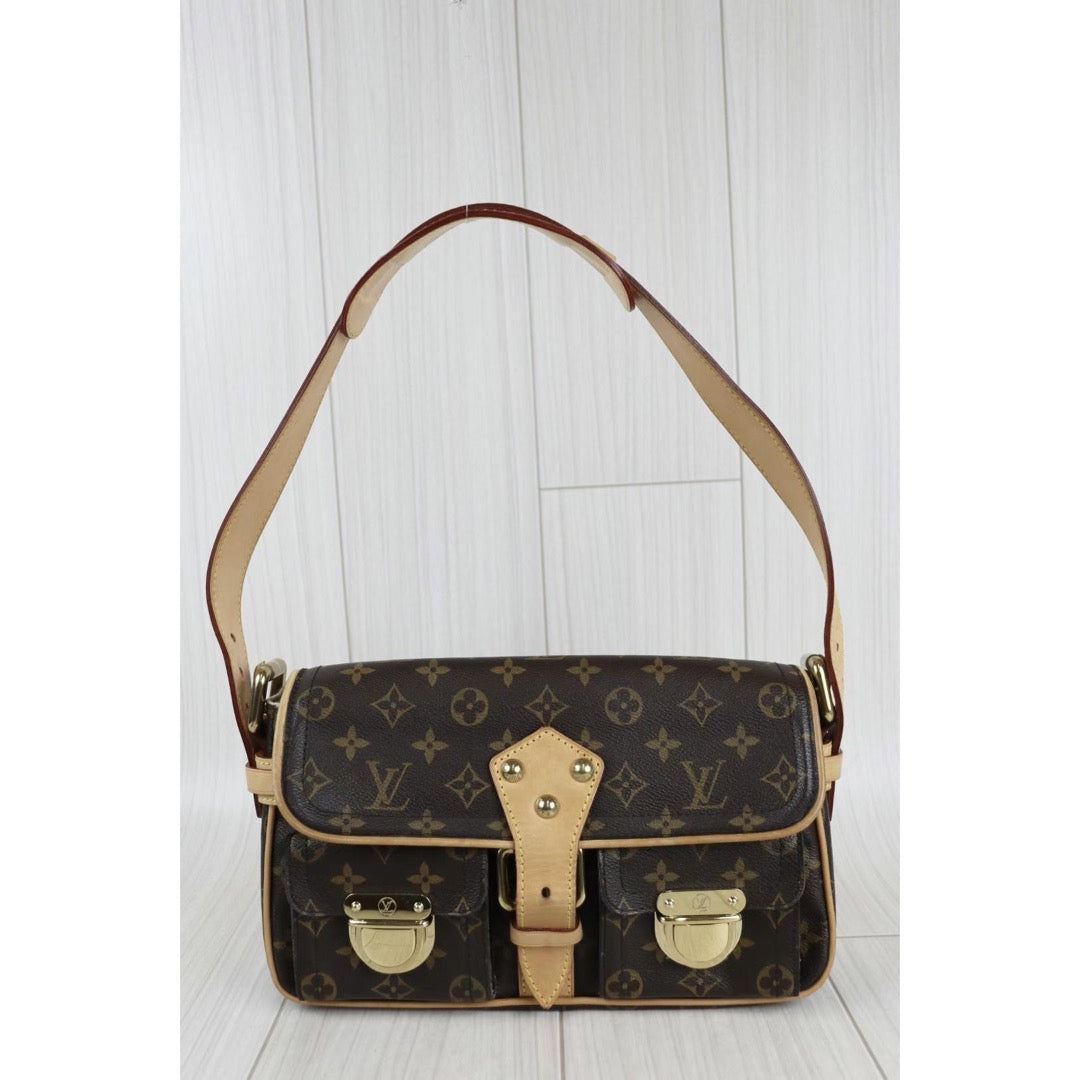 Rank  AB ｜LV Monogram Hudson Shoulder Bag  ｜22111607