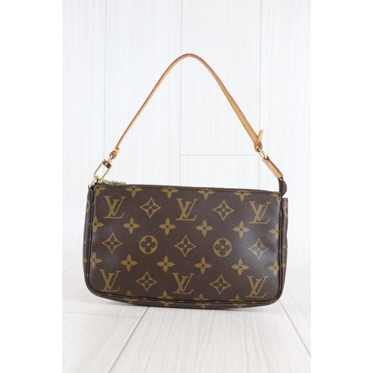Rank AB ｜ LV Monogram Pochette Accessoires ｜23021605