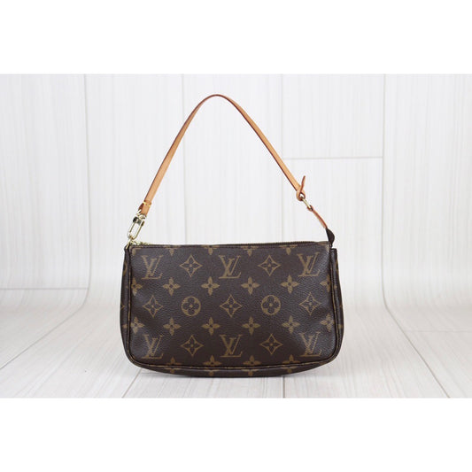 Rank AB ｜ LV Monogram Pochette Accessoires ｜22121307